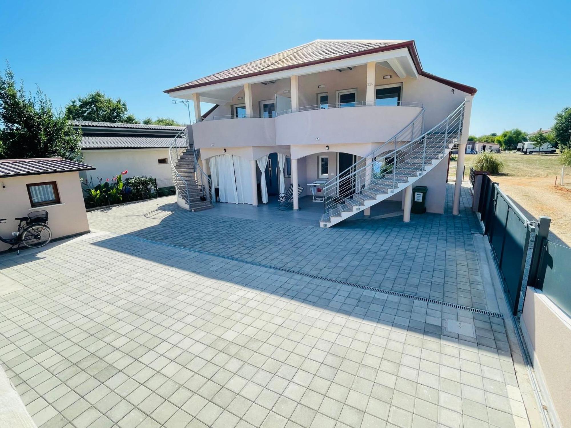 New Apartments Miya - Peroj Beach エクステリア 写真