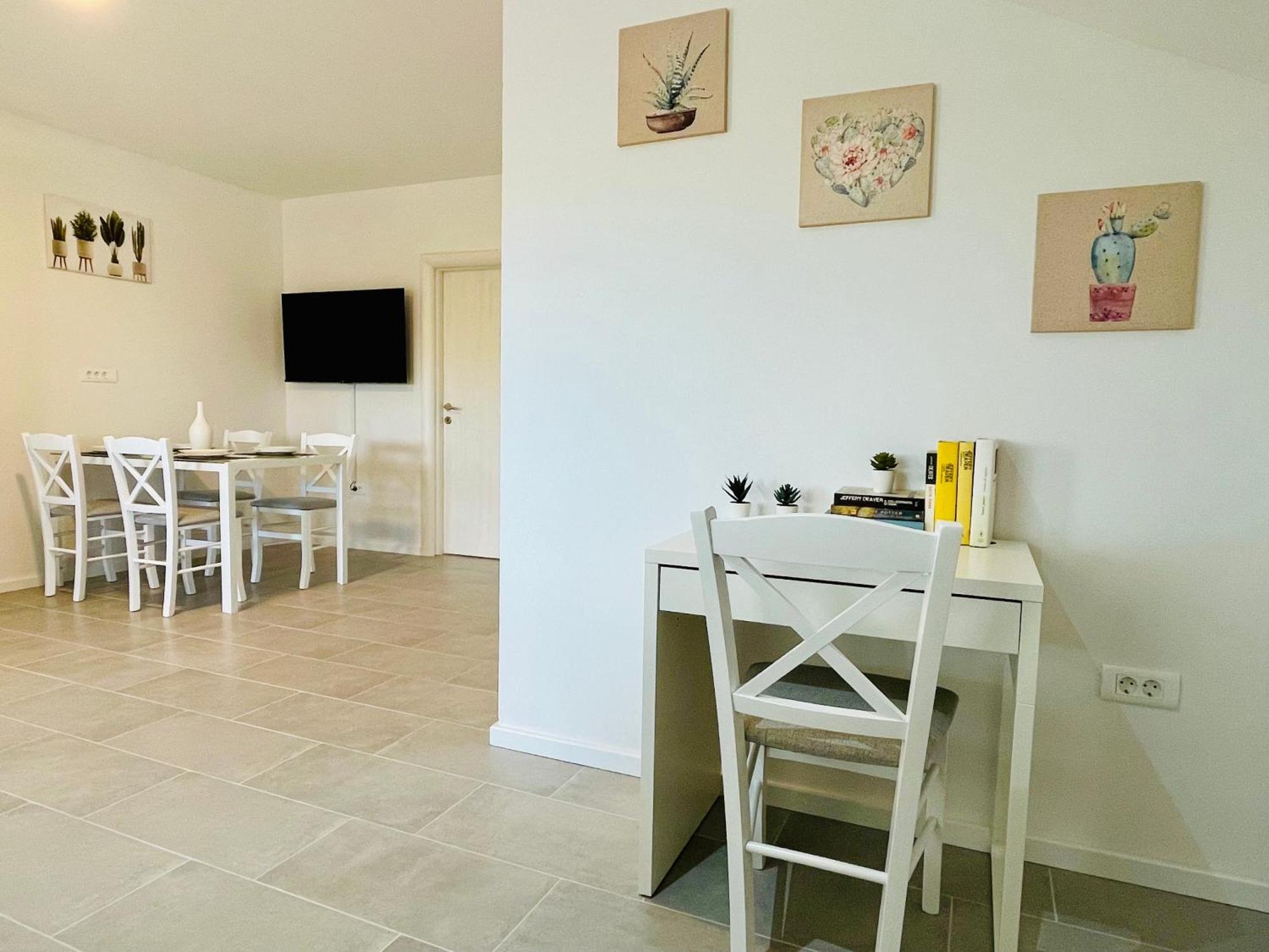 New Apartments Miya - Peroj Beach エクステリア 写真